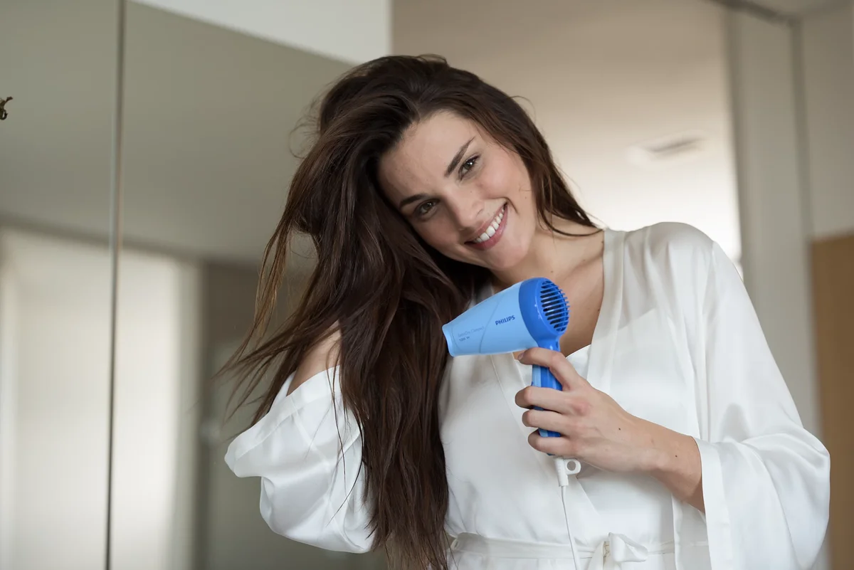 Philips HP8100/60 Blue Hair Dryer – Compact & Powerful 1000W Hair Care Solution image 13