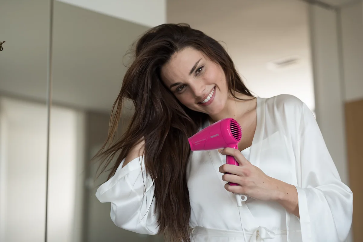 Philips HP8143/00 Hair Dryer – 1000W Compact & Fast Drying Hair Care Solution image 4