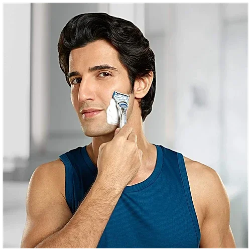 Gillette Classic Sensitive Shaving Foam - 418 g (33% extra) image 3