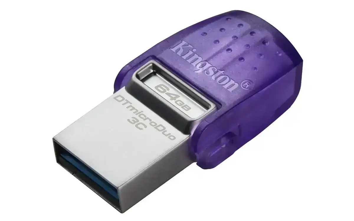Kingston DataTraveler microDuo 3C 64GB pen drive with USB-C and USB-A connectors for smartphones, tablets, and computers.